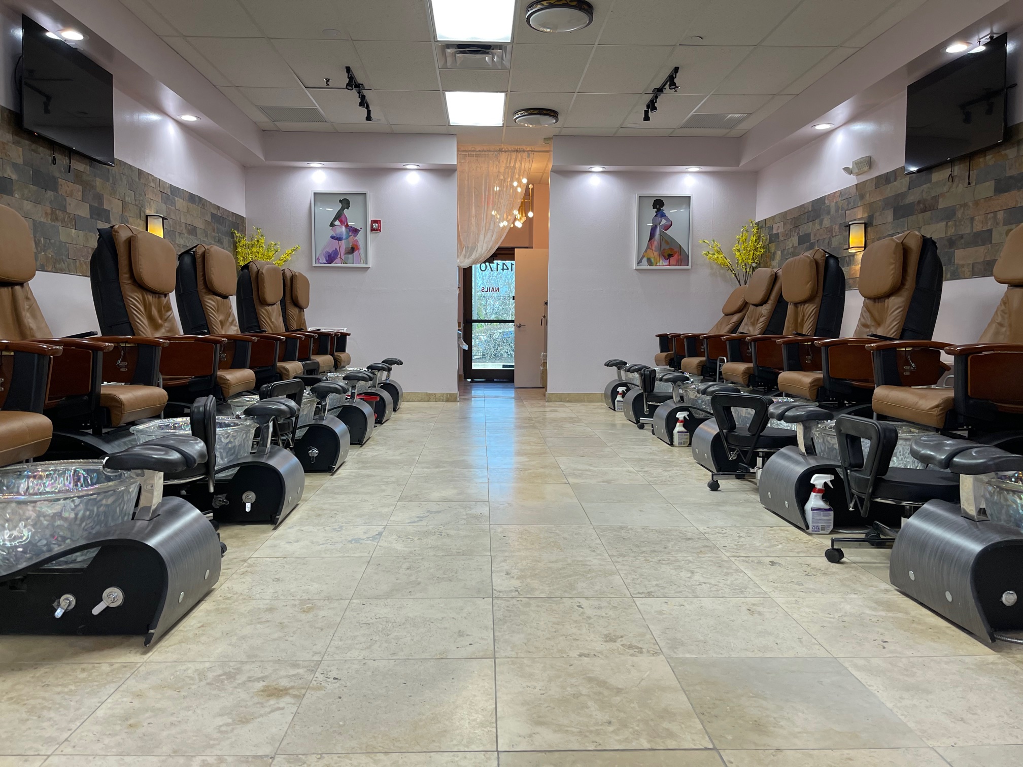 Zoe-Nails-LLC-Nail-salon-in-Olathe-KS-66062
